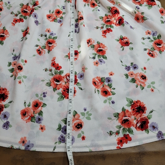 Marci Floral Blouse - Picture 4 of 5